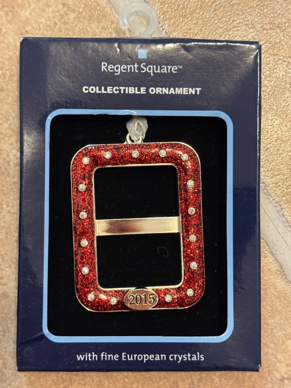 NWT REGENT SQUARE COLLECTABLE ORNAMENT 2015 WITH CRYSTALS RED - Picture 2 of 3